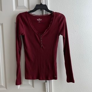 Hollister long sleeve shirt with a lace collar , color burgundy